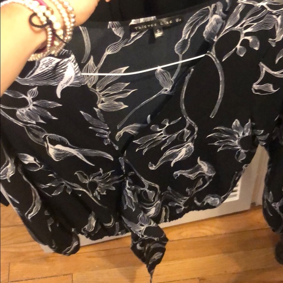 Blouse - Picture 2 of 3